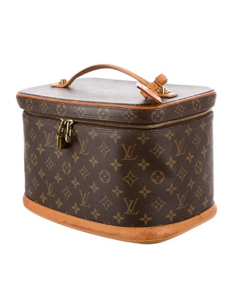 louis vuitton make up pouch|louis vuitton makeup bag cost.